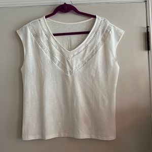 White top v neck women